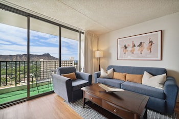 tower 1 suite 2705 qqp 1 bedroom condo by redawning