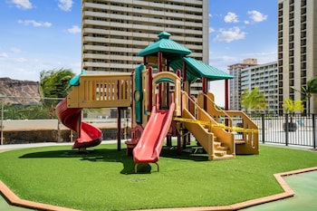 tower 1 suite 2705 qqp 1 bedroom condo by redawning