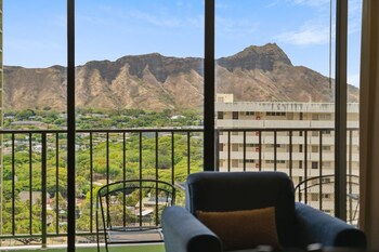 tower 1 suite 2705 qqp 1 bedroom condo by redawning