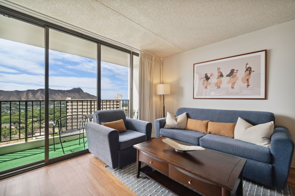 tower 1 suite 2705 qqp 1 bedroom condo by redawning