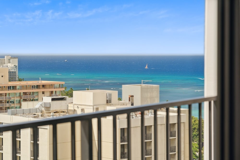 tower 1 suite 2705 qqp 1 bedroom condo by redawning