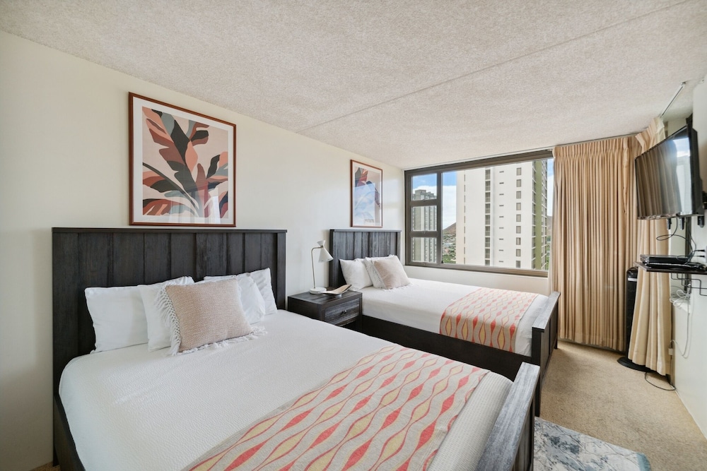 tower 1 suite 2705 qqp 1 bedroom condo by redawning