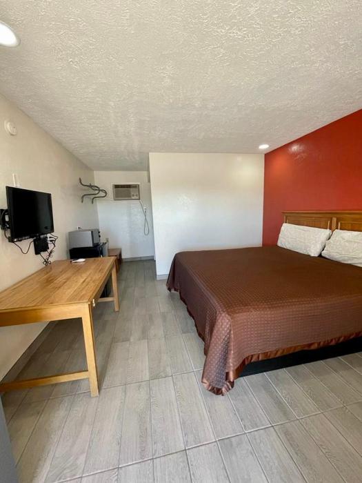 red river inn