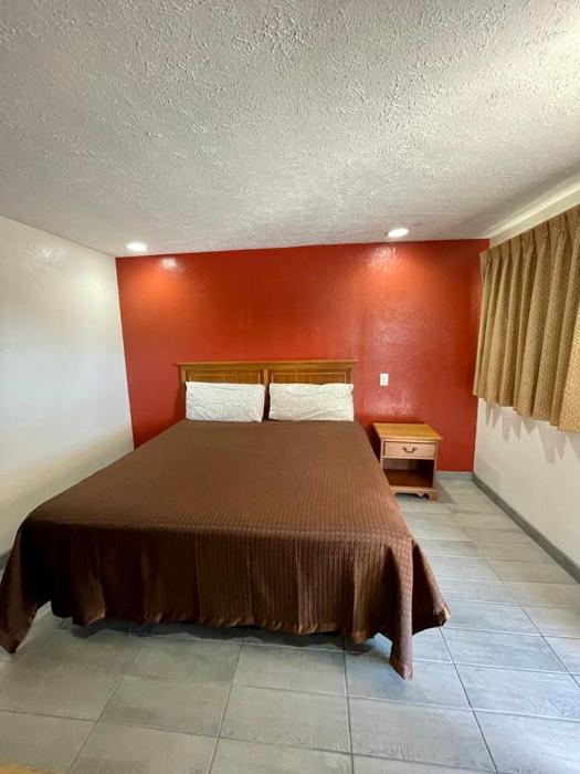 red river inn