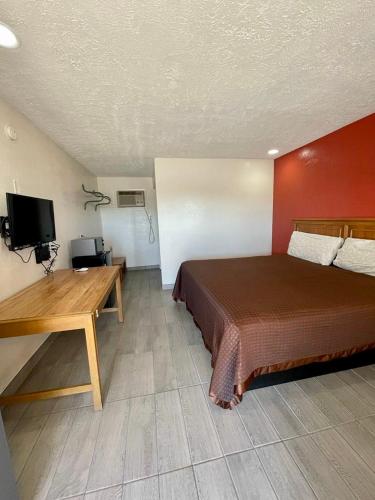 red river inn