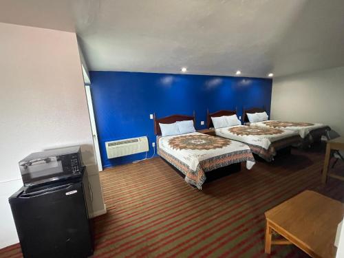 red river inn