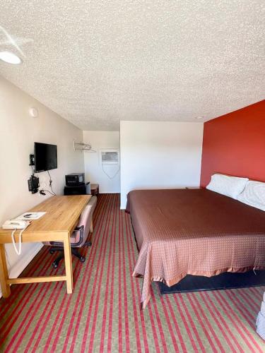 red river inn