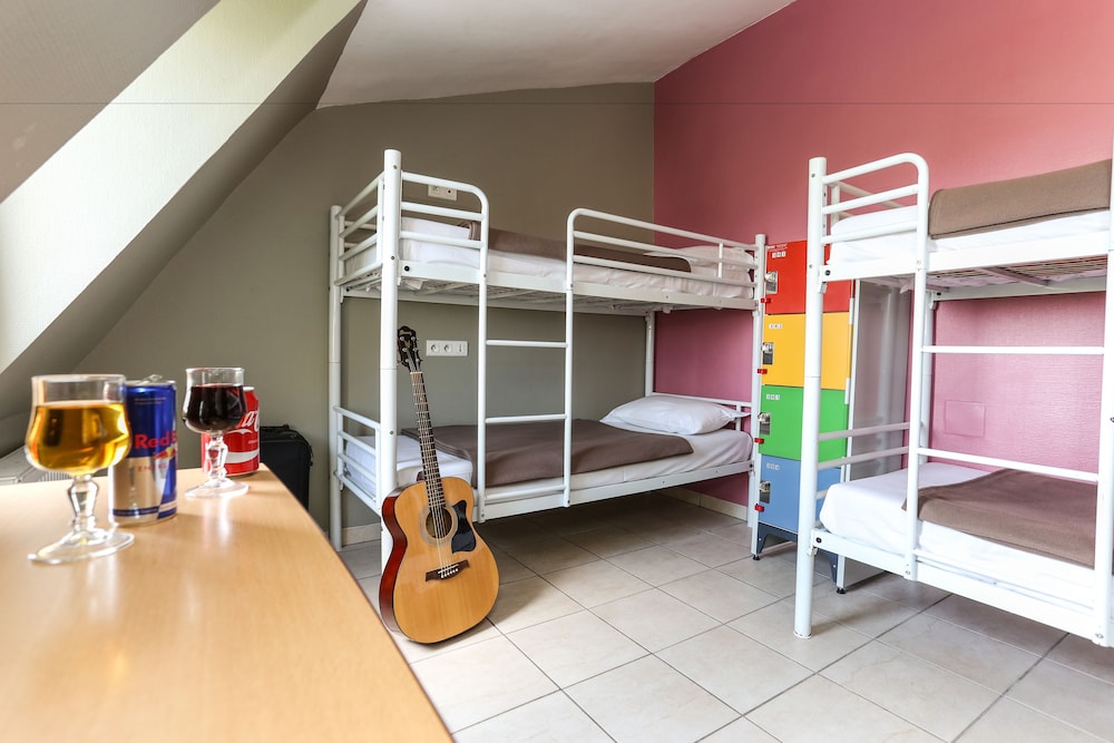 le montclair montmartre by river hostel