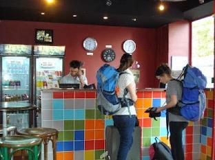 le montclair montmartre by river hostel