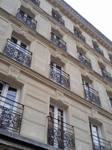 le montclair montmartre by river hostel