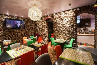 le montclair montmartre by river hostel