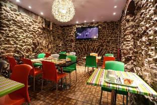 le montclair montmartre by river hostel