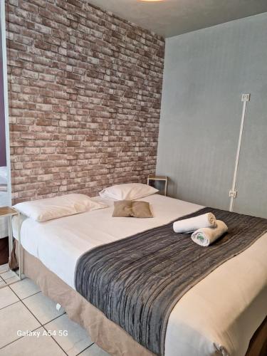 le montclair montmartre by river hostel