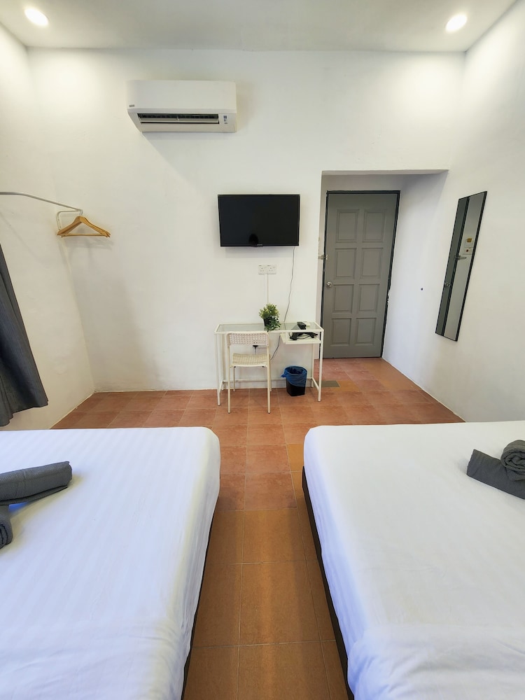 gurney coast guest house by sky hive