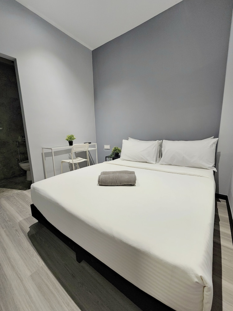 gurney coast guest house by sky hive