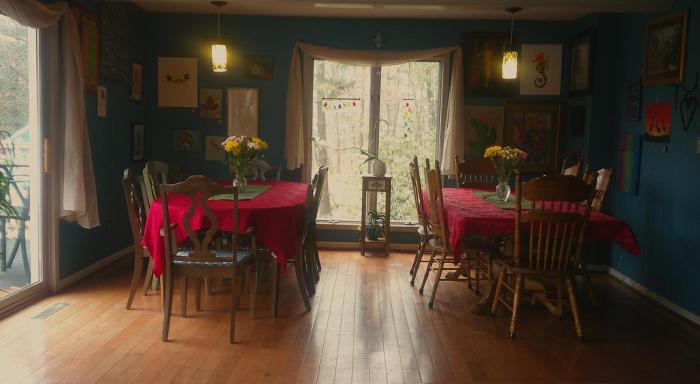 lil black bear inn