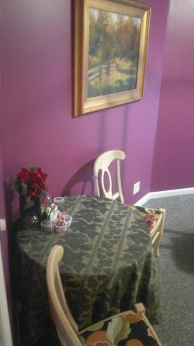 lil black bear inn