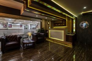 hotel monarch international