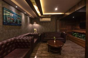 hotel monarch international