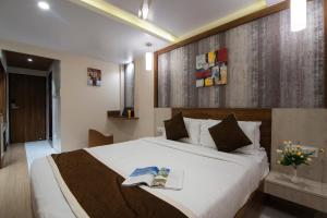 hotel monarch international
