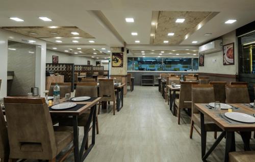 hotel monarch international