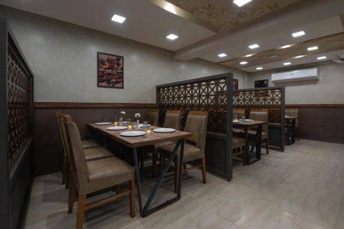 hotel monarch international