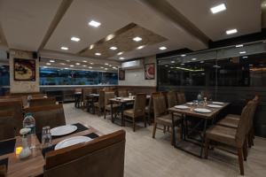 hotel monarch international