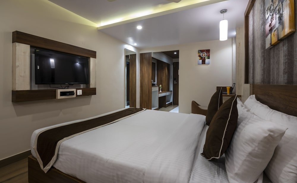 Hotel Monarch International,,4 star