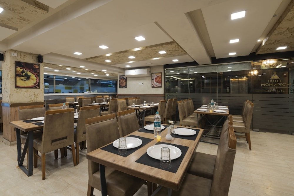 hotel monarch international