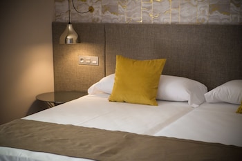 ona marbella inn