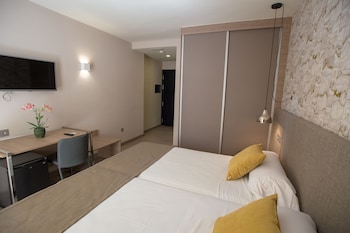ona marbella inn