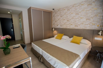 ona marbella inn