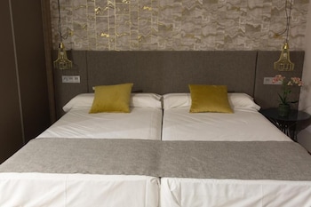 ona marbella inn
