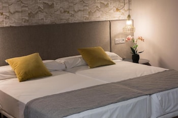 ona marbella inn