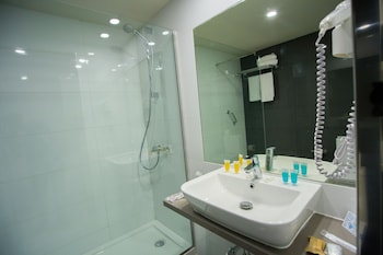 ona marbella inn