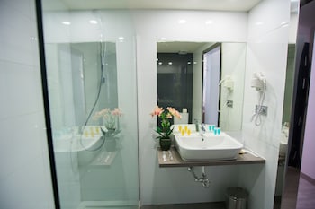 ona marbella inn