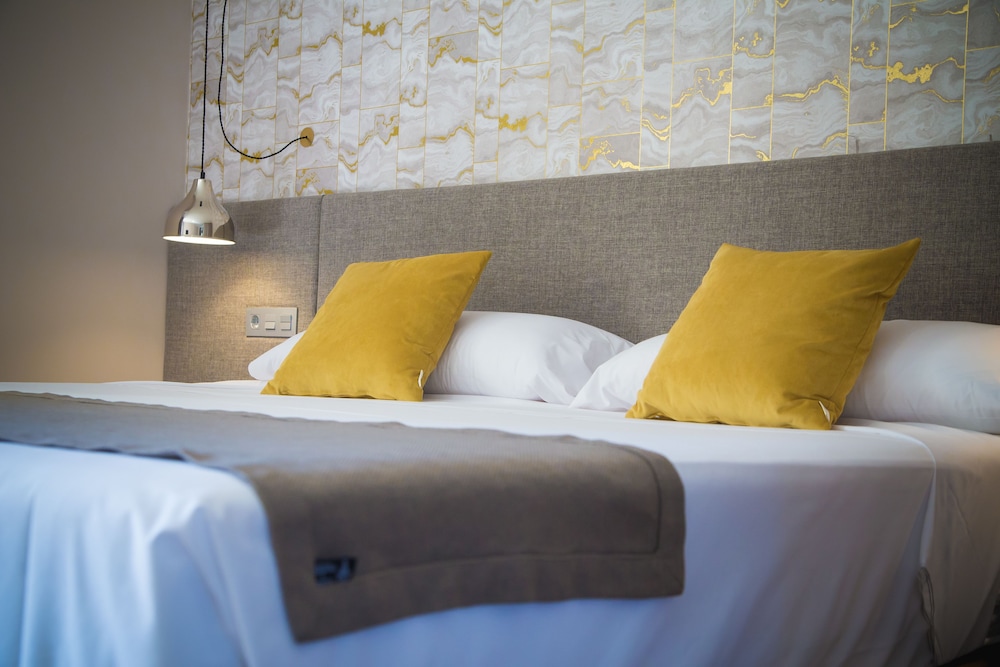 ona marbella inn
