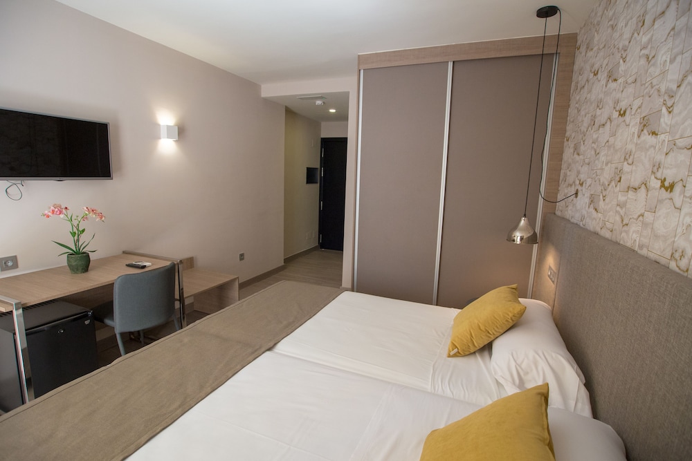 ona marbella inn