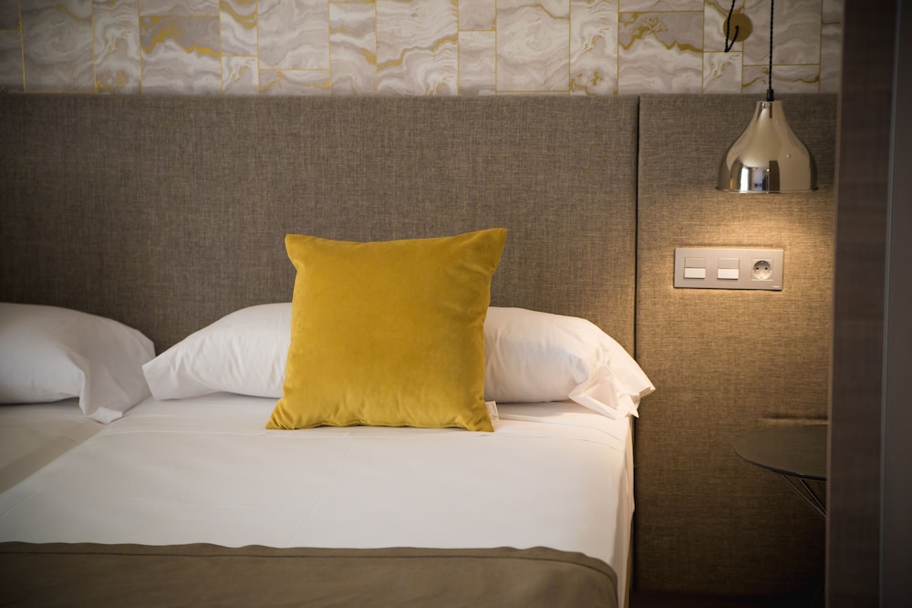 ona marbella inn