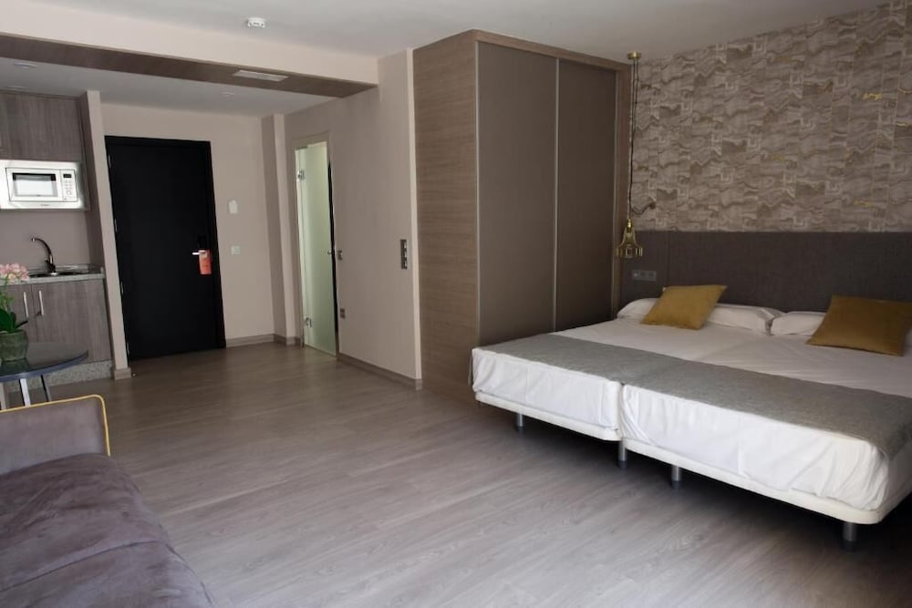 ona marbella inn