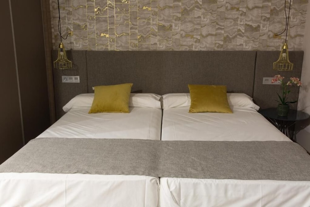 ona marbella inn