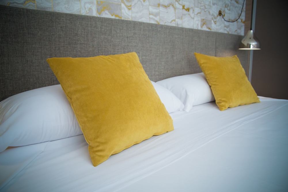 ona marbella inn