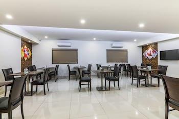 magnus square business hotel