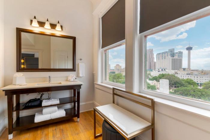 hotel gibbs downtown san antonio riverwalk