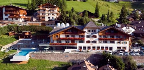 santa cristina val gardena