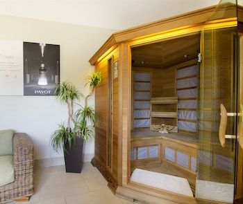 oaks hervey bay resort and spa