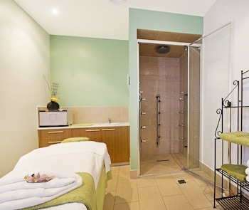 oaks hervey bay resort and spa