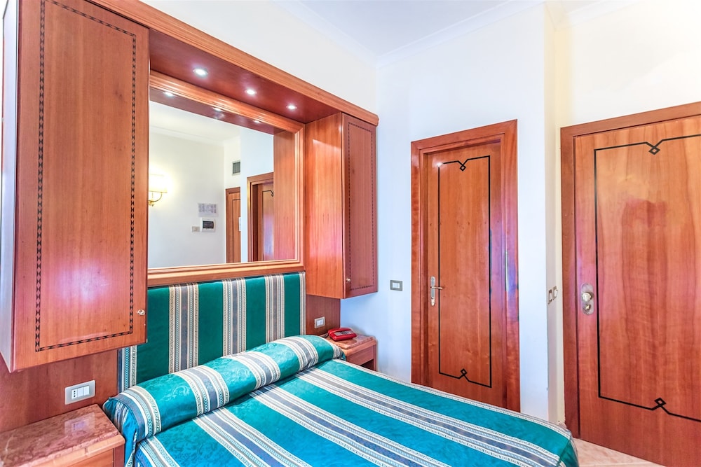 raeli hotel lazio