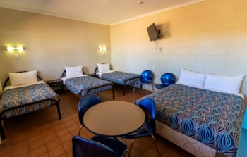 Discovery Resorts - Kings Canyon,Hermannsburg>>Alice Springs,3.5 star