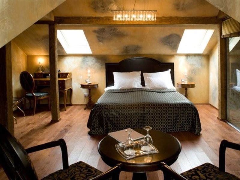 boutique hotel astoria kotor